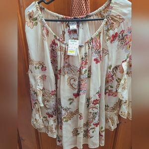 Romantic blouse with beautiful bell sleeves